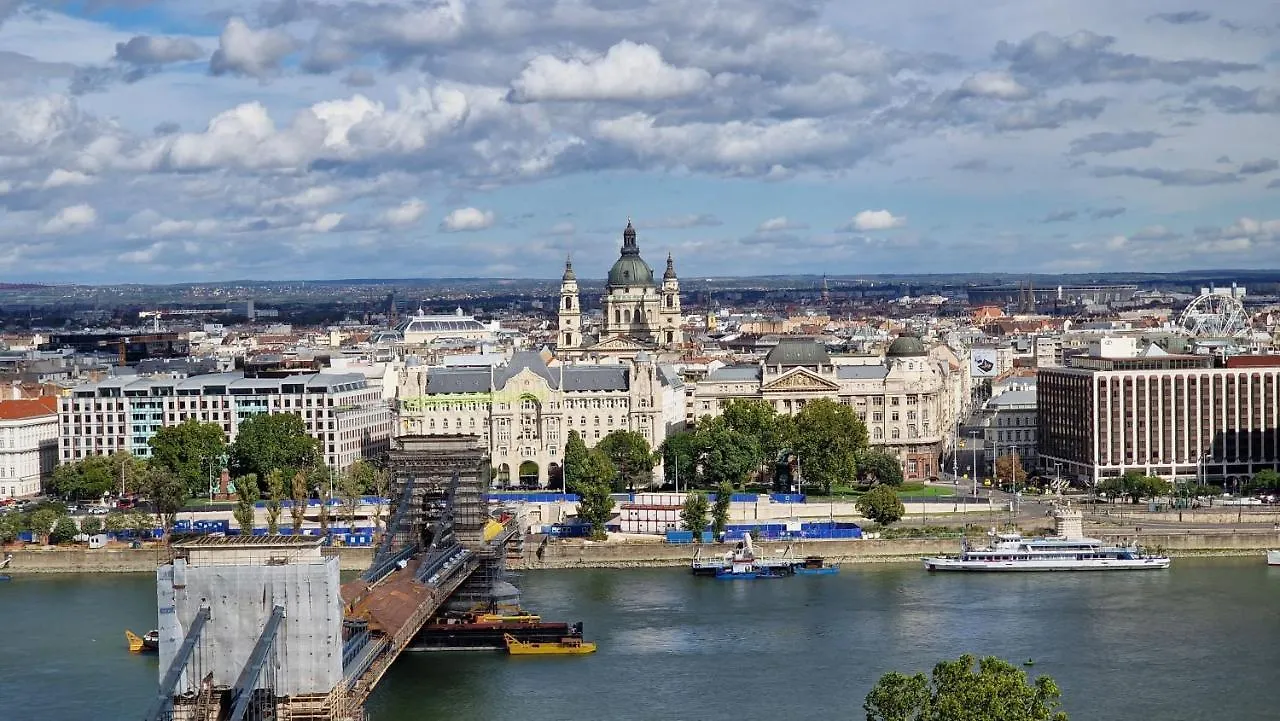 Parliament View Apartment Budapest